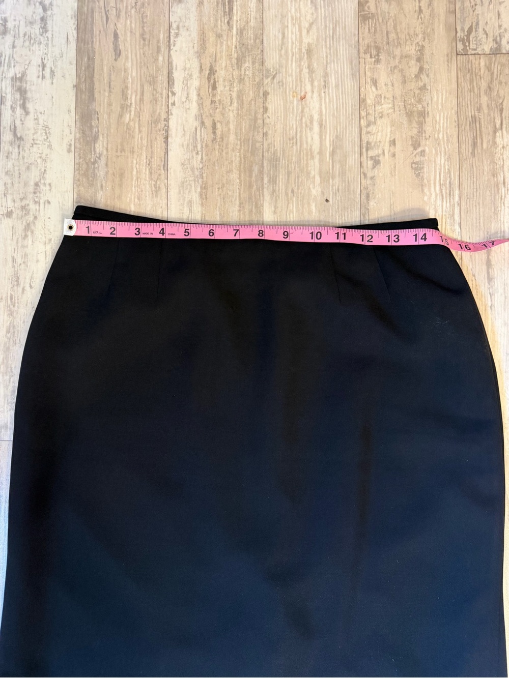 Le Suit Black Two-Piece Skirt Suit - Picture 11 of 11